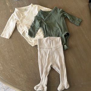 H&M newborn onesie and pants bundle